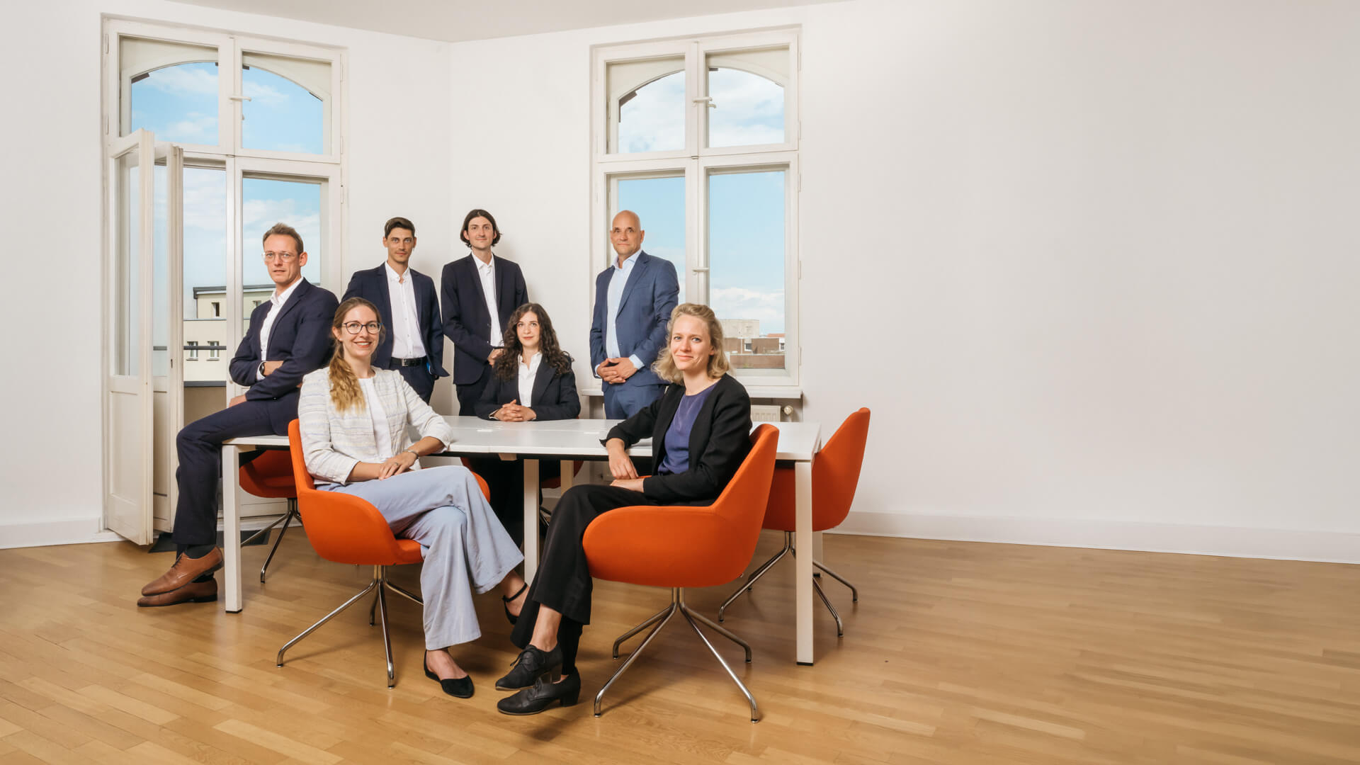 arbeitsrecht-berlin-team-startseite-besprechungstisch arbeitsrecht-berlin-team-startseite-besprechungstisch